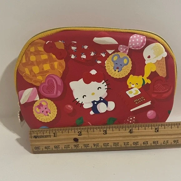 Hello Kitty 50th Anniversary Japan Kuji Pouch - Picture 6 of 8